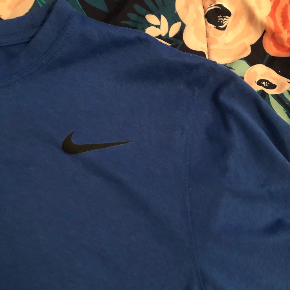 NIKE logo tee shirt